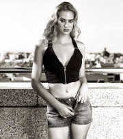 DSC6293-Elena.-bw.avert_..web_